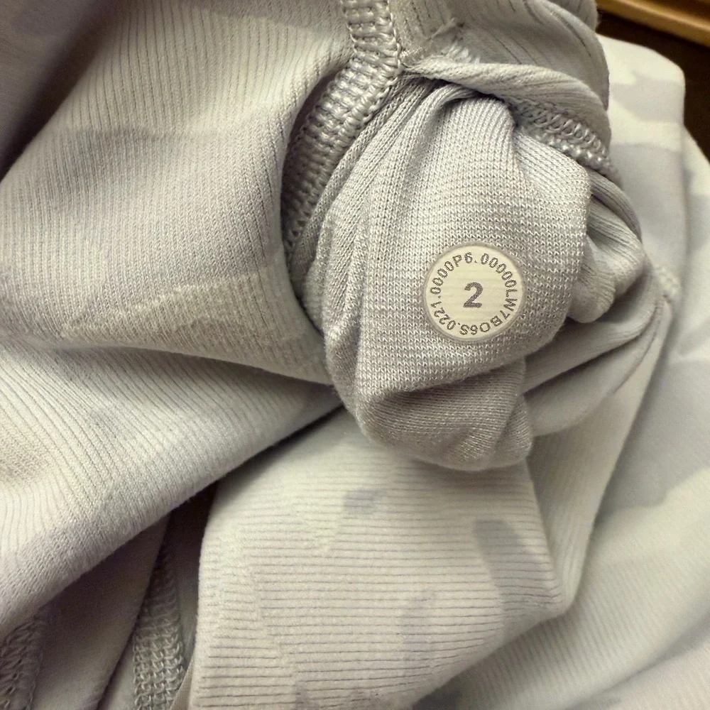 Lululemon Athletica shorts - Picture 5 of 8